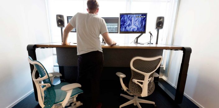 Off Line Desk AKA Design - edit desks, graphics desks including on-line and off-line ...